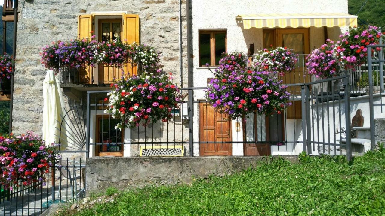 B&B Maison Vallomy Lillianes エクステリア 写真
